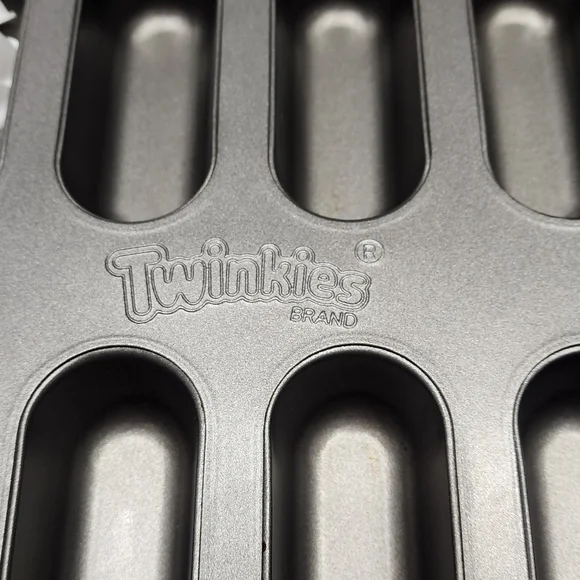 Hostess Twinkies Bake Set - Picture 3 of 8